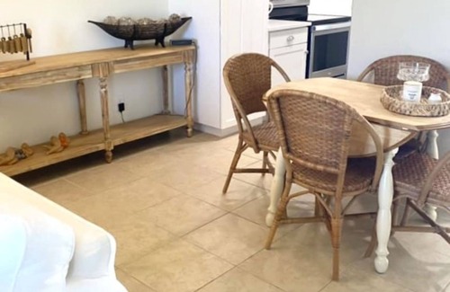 Glenwood Condo | Relaxing Coastal Condo with Pool and Beach Access