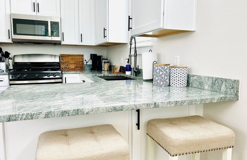 Southeast Pensacola Cottage | Charming Coastal Cottage near Downtown Pensacola