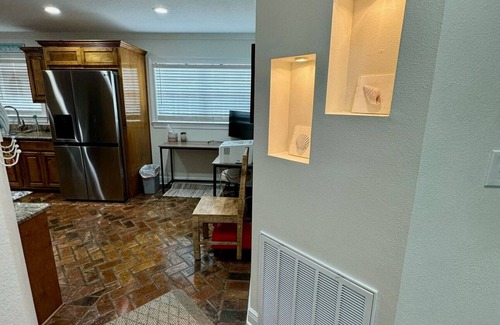 Gulfport House | Cozy Coastal Retreat: Guest Rated 10/10 with Breakfast Included