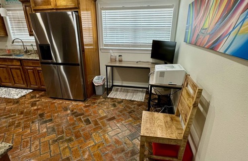 Gulfport House | Cozy Coastal Retreat: Guest Rated 10/10 with Breakfast Included