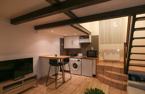 Petit-Ivry Apartment | Cozy Retreat near Paris with Family-Friendly Amenities