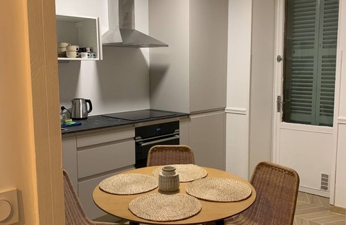 Quartier du Port Apartment | Cozy Retreat by the Port of Nice - Family & Pet Friendly