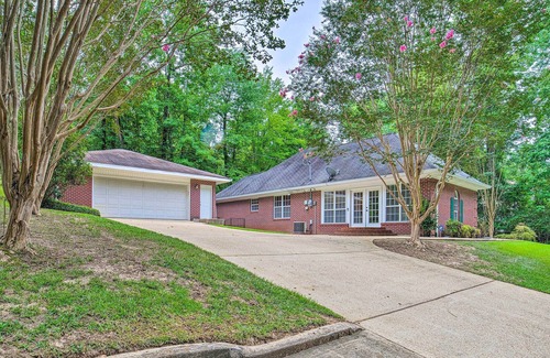 Columbus House | Charming Columbus Home w/ Game Room, Near AFB!