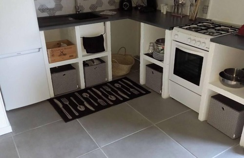 Bourriot-Bergonce Apartment | Idyllic Studio Retreat with Jacuzzi & Pet-Friendly Amenities