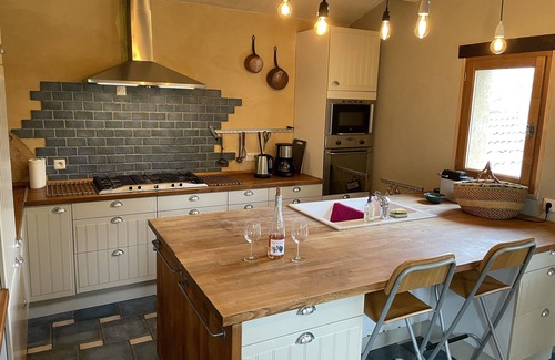Manaurie Cottage | Cozy Cottage for 6 with Private Pool & Garden in Les Eyzies