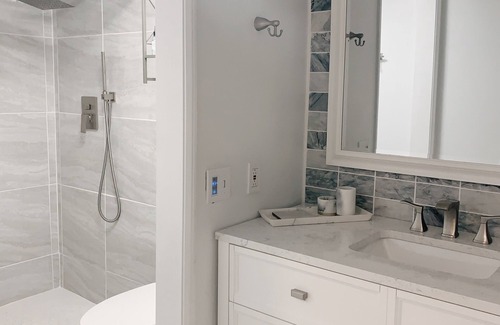 Oak Park Condo | Cozy Condo Retreat in the Canyons with Pool & Breakfast