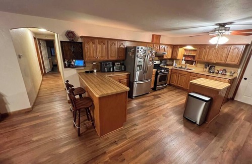 Rossville House | Inviting Conewago Creek Retreat with Ocean View & Breakfast