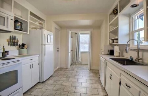 Wenatchee House | Impeccable Home with Kitchen Near Downtown - Guest Rated 10/10
