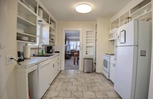 Wenatchee House | Impeccable Home with Kitchen Near Downtown - Guest Rated 10/10