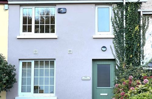 Killarney House | Cozy 4-Bed House in Killarney - Guest Rated 10/10!