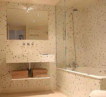 Quartier Sainte-Avoye Apartment | Stylish Triplex Retreat in Trendy Marais - 4-Star Comfort