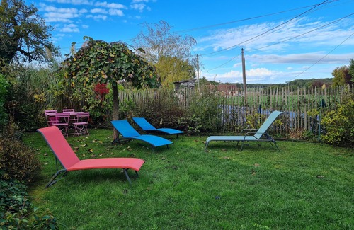 Beaulieu-sur-Loire Cottage | Inviting Gite Beaulieu-sur-Loire with Fantastic Amenities