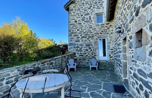 Freycenet-la-Cuche Cottage | Cozy Gite Freycenet-la-Cuche: Pet-Friendly Retreat
