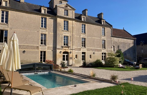 Le Fresne-Camilly Cottage | Inviting Cottage Retreat with Pool & Breakfast Awaits You