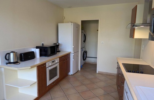 Saint-Cybardeaux Cottage | Gite Saint-Cybardeaux: Family-Friendly Retreat with Pool