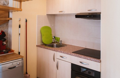 Salles-la-Source House | Beautiful Cottage with Ocean View & Pool – Rated 10/10