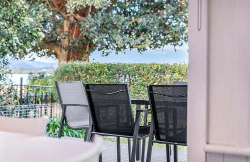 Woy Woy House | Cozy Waterfront Cottage - Pet Friendly in WoyWoy