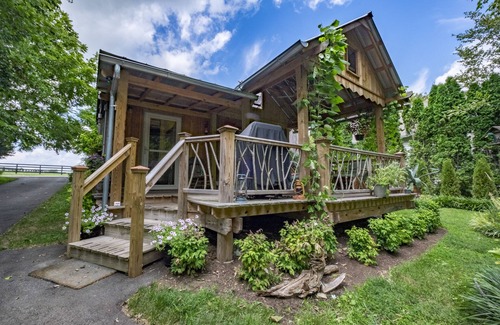Midway House | Elegant Cottage in the Heart of Horse and Bourbon Country
