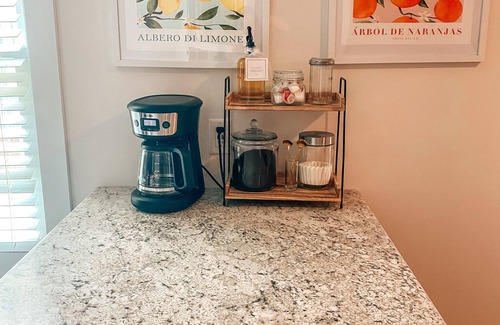 Hattiesburg Cottage | Cozy Cottage in Downtown Hattiesburg with Free Breakfast