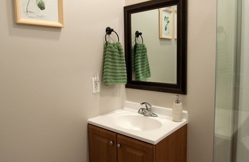 Blue Ridge Cottage | Pet-Friendly Cottage Farm Stay with Scenic Country Views