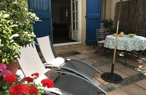 Lagrasse Apartment | Cozy Cottage for 2 with Kitchen & Breakfast Included