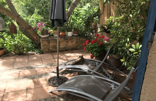 Lagrasse Apartment | Cozy Cottage for 2 with Kitchen & Breakfast Included
