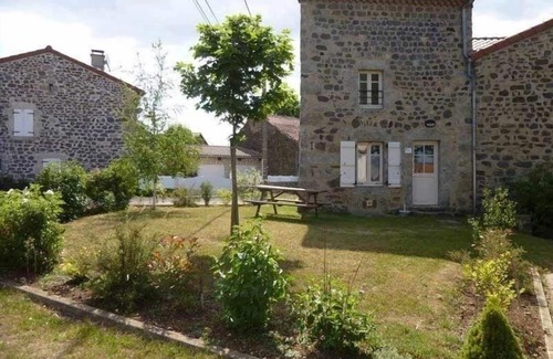 Rauret Cottage | Cozy Gite Rauret: 2 Bedrooms with Spa & Breakfast
