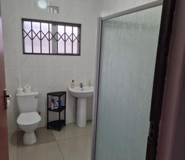 Empangeni Apartment | Charming Cottage for Getaways