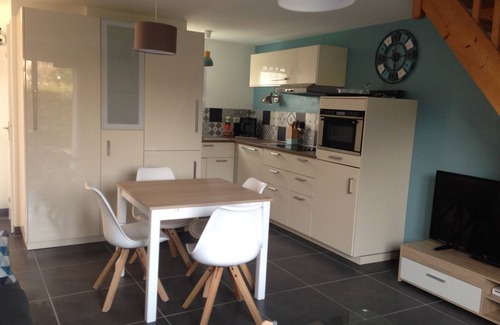 Port Guillaume House | Renovated Cottage with Oceanfront Views and Pool Access