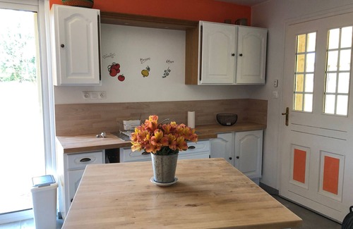 Monce-en-Belin Cottage | Comfortable Gite Moncé-en-Belin with Spa & Family Friendly
