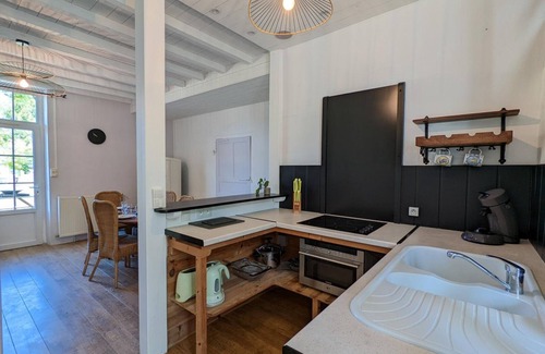 Chadurie Cottage | Gite Chadurie: 2 Bedrooms with Pool & Spa, Rated 10/10
