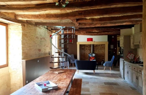 Saint-Genies House | Cozy Cottage Retreat with Pool & Breakfast in Saffron