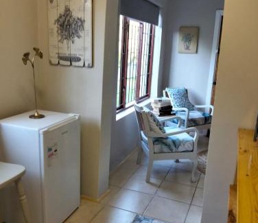 Walmer Apartment | Charming Cottage in a Prime Location