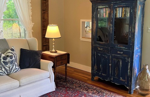 Chilmark Cottage | Cozy Cottage Retreat in Scenic Chilmark by Menemsha Harbor