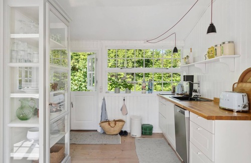 Hornbaek House | Cozy Cottage Steps from the Beach with Oceanfront Views
