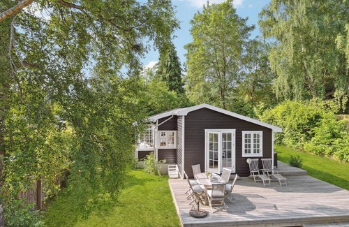 Hornbaek House | Cozy Cottage Steps from the Beach with Oceanfront Views