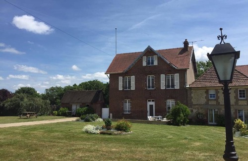 Auneuil Cottage | Inviting Cottage Retreat in Historic Farmhouse - 10/10 Rated