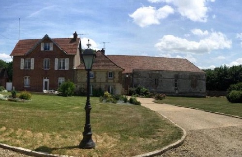 Auneuil Cottage | Inviting Cottage Retreat in Historic Farmhouse - 10/10 Rated