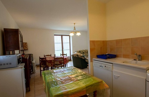 Tursac Cottage | Charming Gite Tursac: Family Stay with Spa and Breakfast
