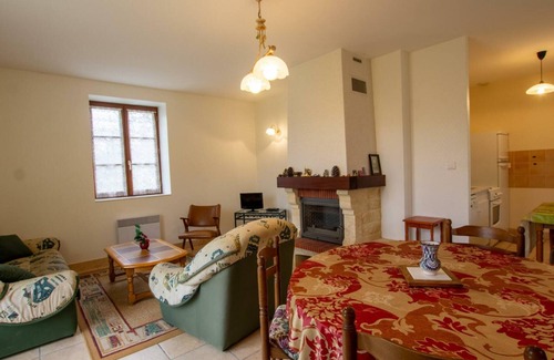 Tursac Cottage | Charming Gite Tursac: Family Stay with Spa and Breakfast