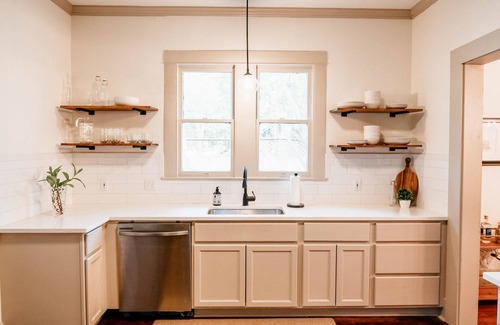 Victoria House | Historic Downtown Victoria Cottage with Family-Friendly Perks