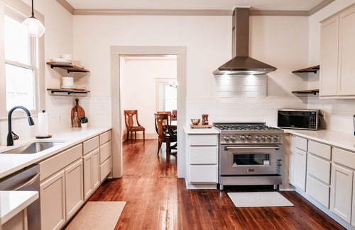 Victoria House | Historic Downtown Victoria Cottage with Family-Friendly Perks