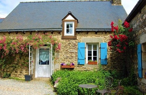 Credin Cottage | Idyllic Cottage with Pool in Peaceful Breton Countryside