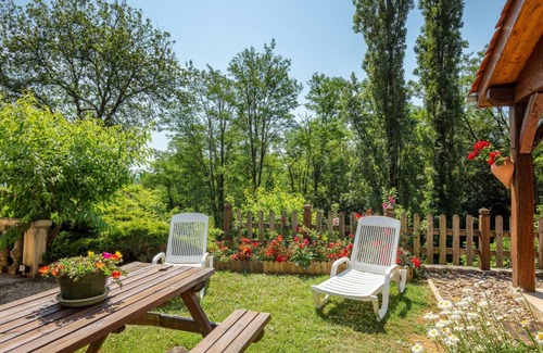 Tursac Cottage | Cozy Gite Tursac: Ideal for Couples with Kitchen & Spa