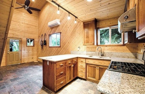Chico Cottage | Charming cottage in welcoming Chico with WiFi, AC