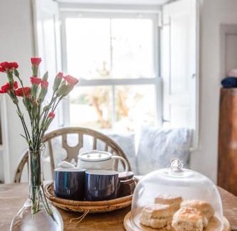 Illogan House | Relaxing Cottage Steps from the Beach – Pet Friendly Stay!