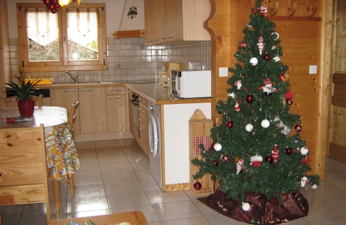 Bernex Apartment | Beautiful Mountain Cottage with Oceanfront Views & Spa