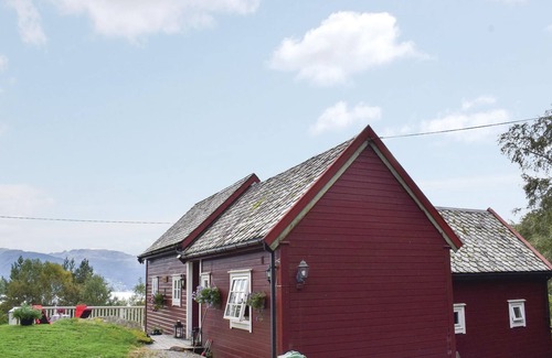 Kvinnherad House | Secluded Cottage with Spa, Lake Views & Family Amenities