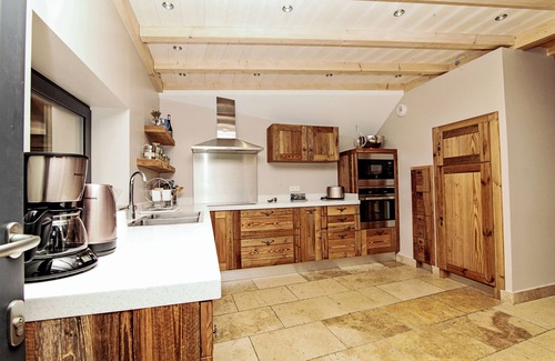 Albertville Ski Chalet | Cozy Cottage with Spa & Hot Tub in Albertville