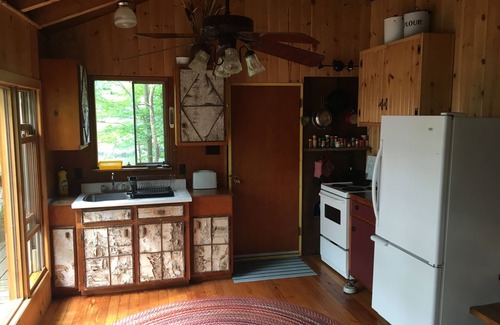 Rideau Lakes Cottage | Idyllic Cottage Retreat on Upper Rideau Lake Near Westport